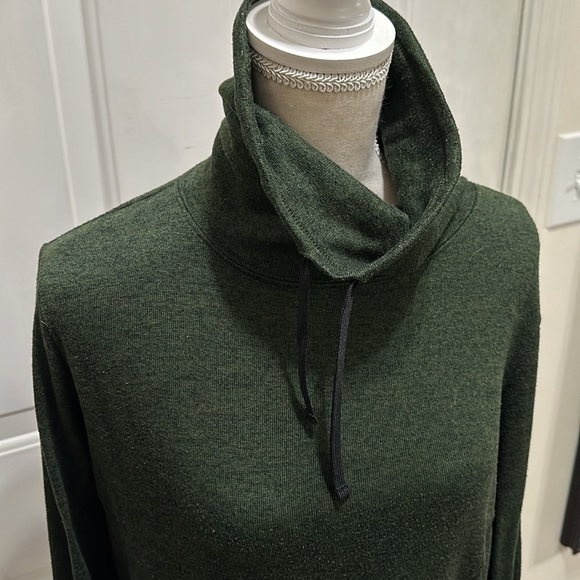 Old Navy Active - Picture 2 of 5